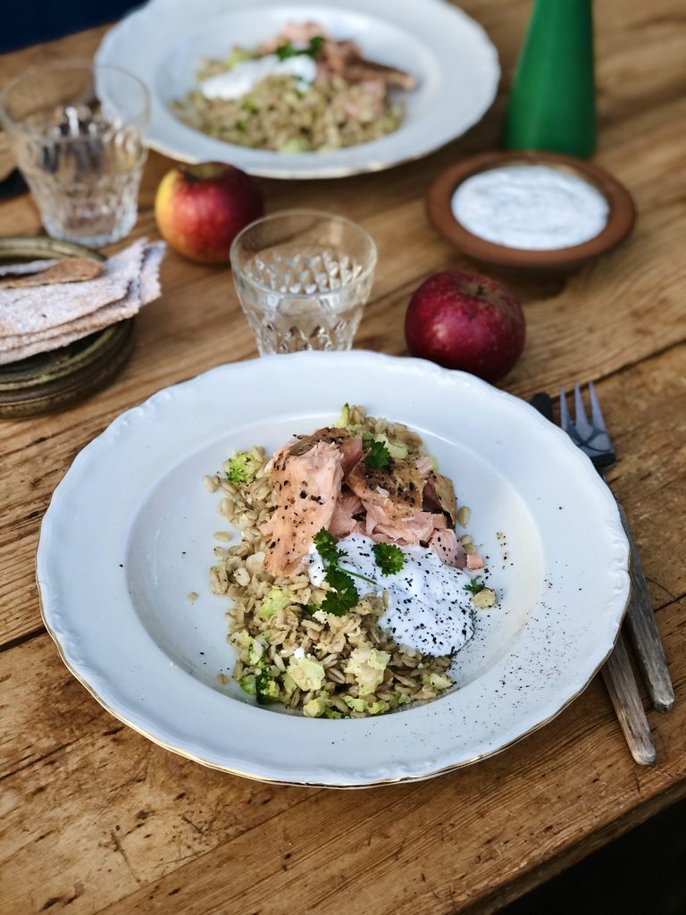 Mathavresallad med brysselkål & varmrökt regnbåge