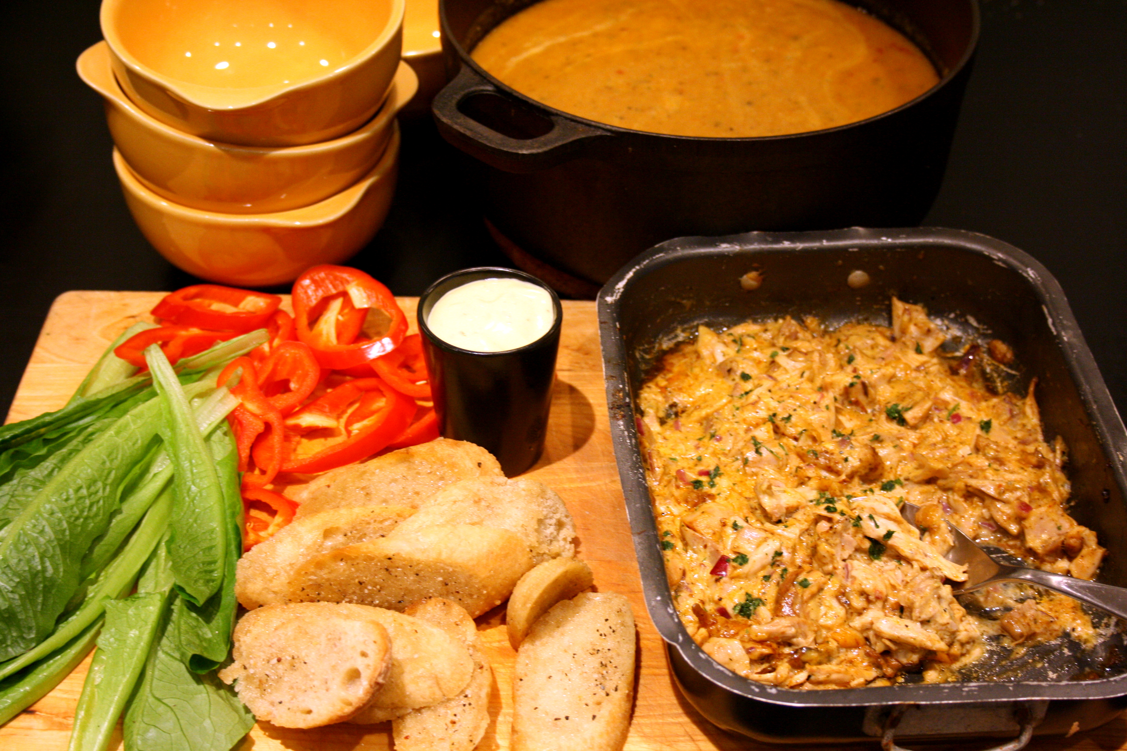 Soppa, ugnsrostat bröd och kycklingröra med Knorr Bearnaise