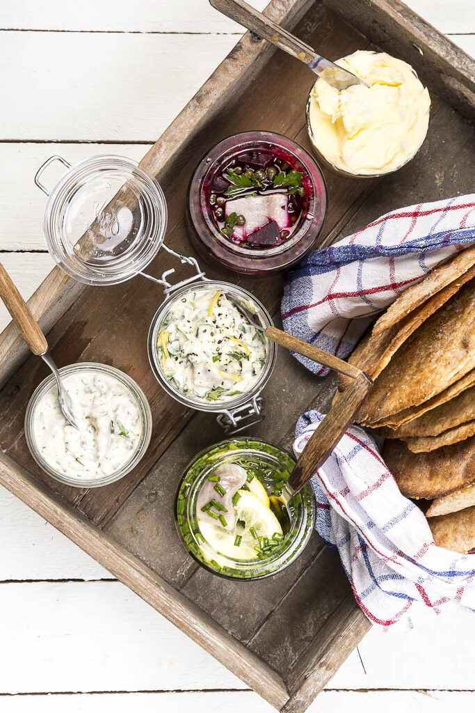 Bra knäcke till sillen – fröknäcke & hårt tunnbröd