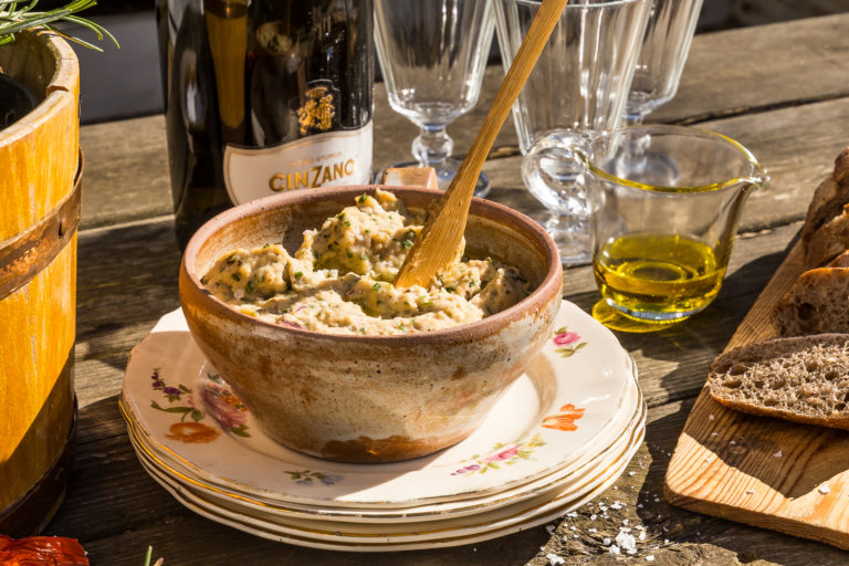 Italiensk böndipp med canellini & persilja