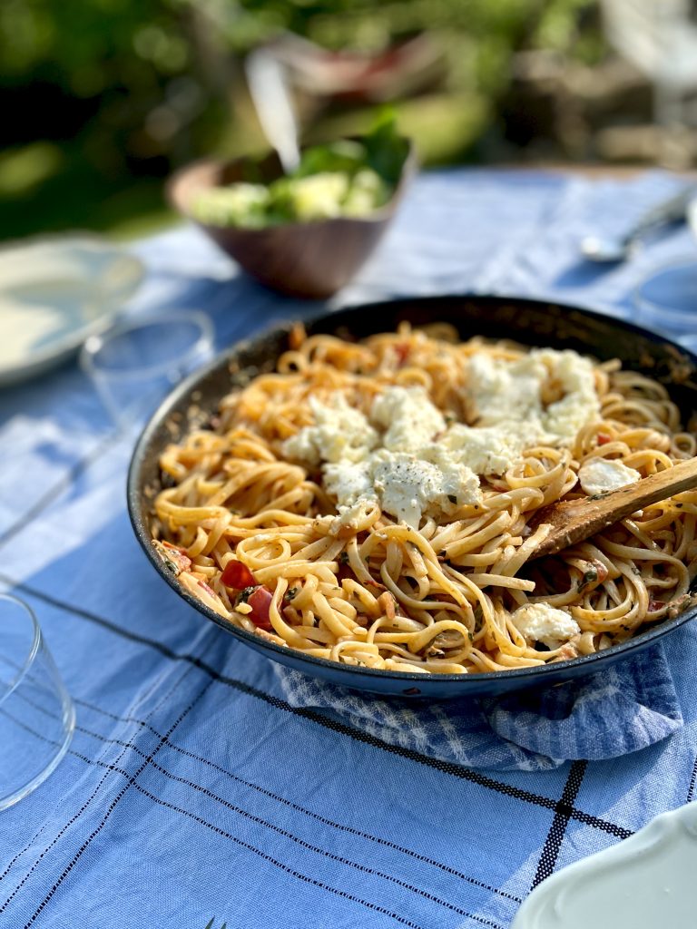 Barnfavorit – Pasta med tomatsås, kapris & mozzarella