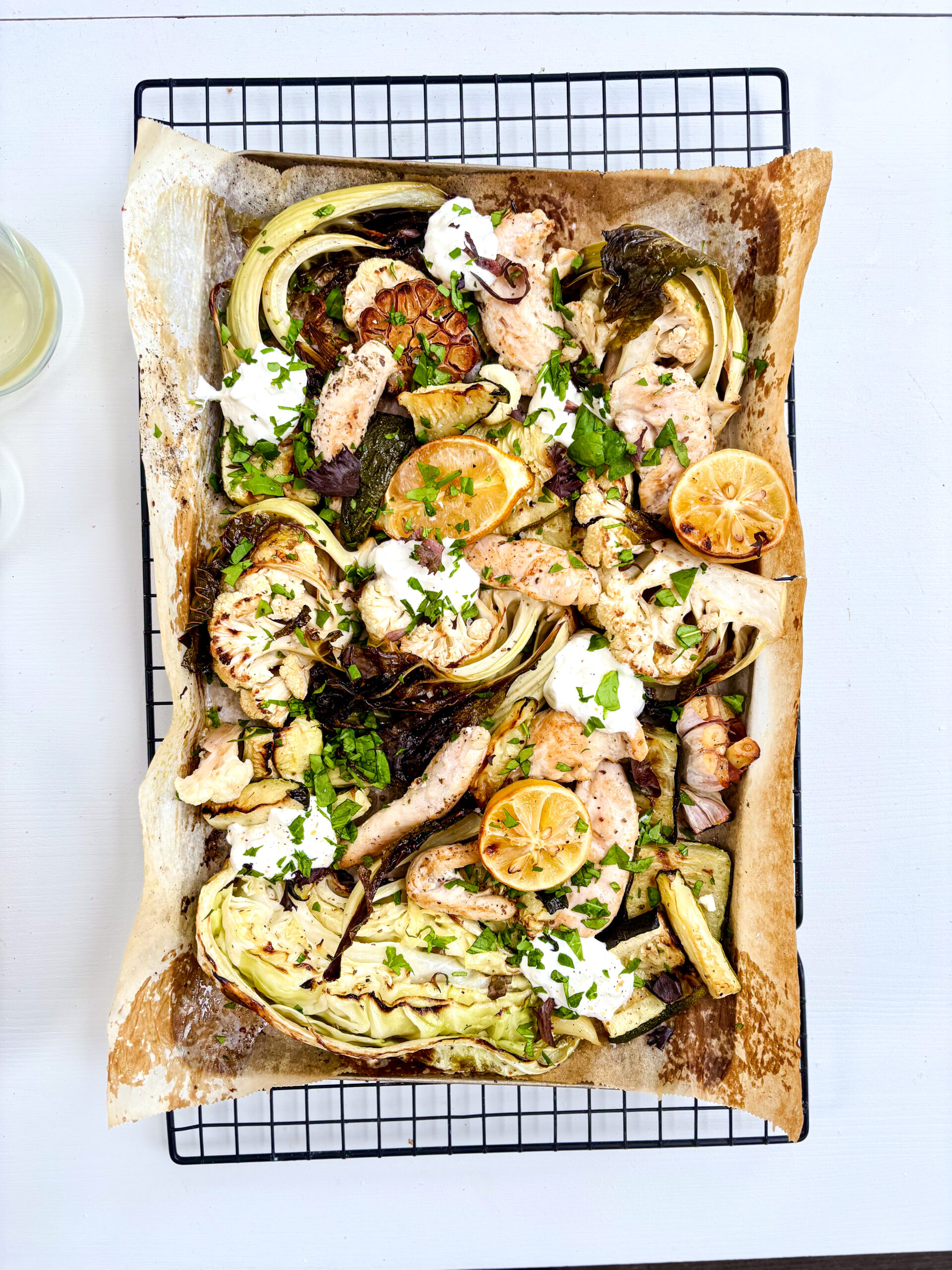 CITRONKYCKLING MED GRILLADE GRÖNSAKER & FETAOSTSÅS