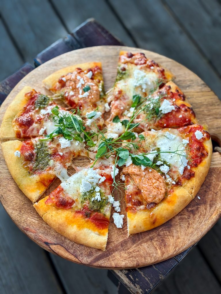 Glutenfri pizza med ramslökspesto & mozzarella